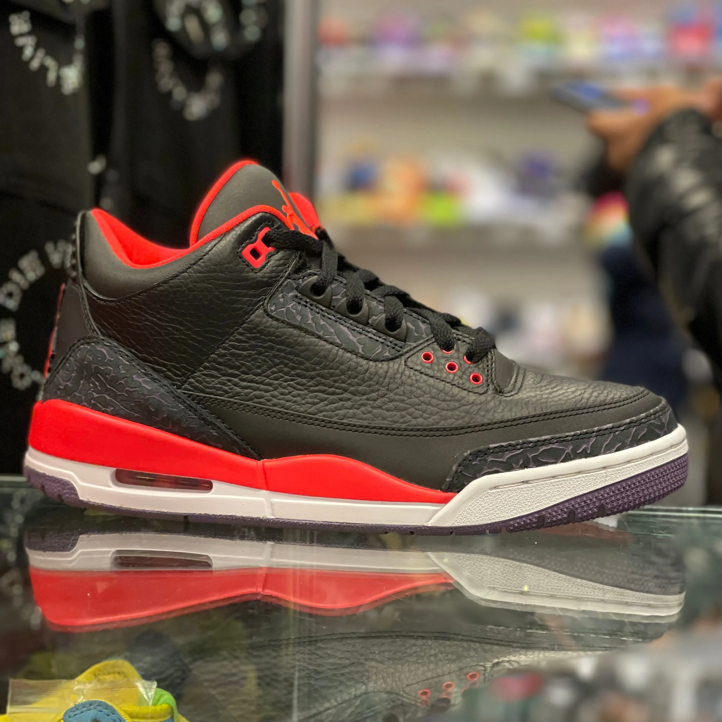 Air Jordan 3 Retro "Crimson“