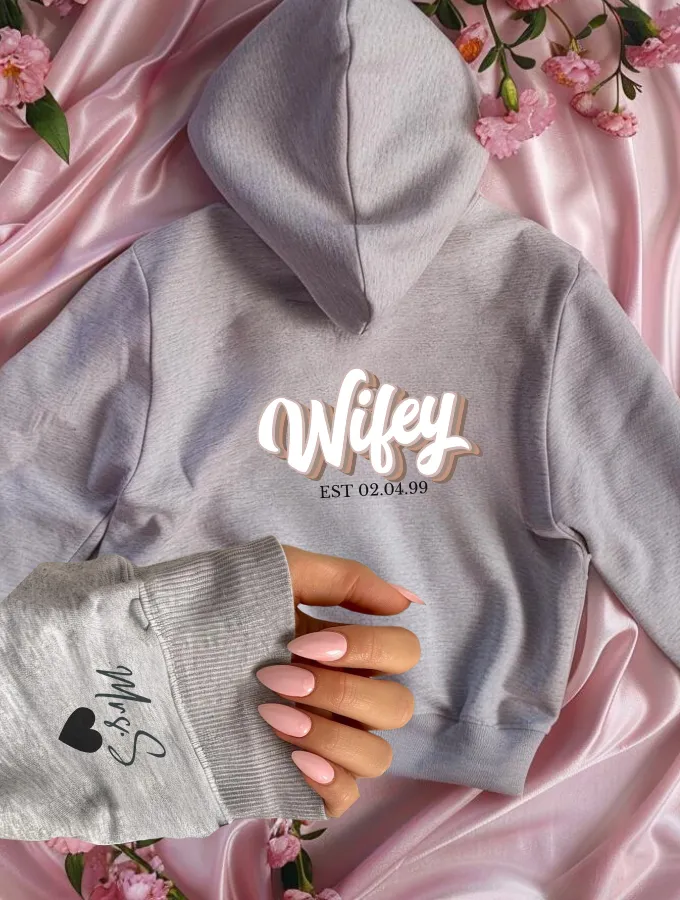 RETRO WIFEY HOODIE - GREY