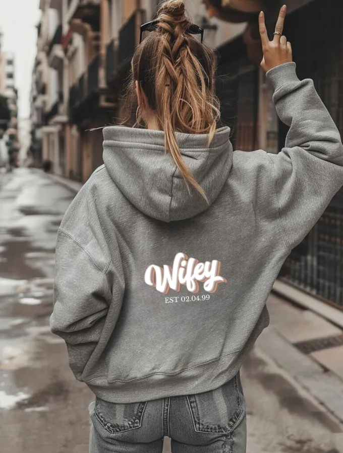 RETRO WIFEY HOODIE - GREY