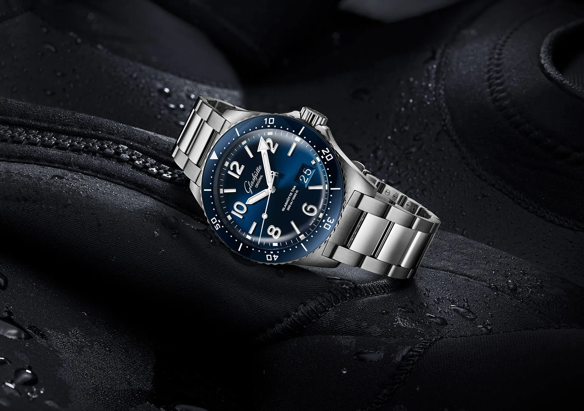 SeaQ Panorama Date Diver Watch